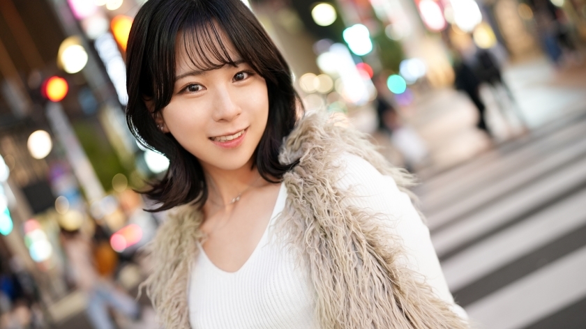 SIRO-5249 "I want you to mess me up…" A beautiful girl with a small animal-like appearance appears! Her hidden eroticism is released! She likes rough sex after a long time! She can't help but moan when she's being pistoned! [First sh